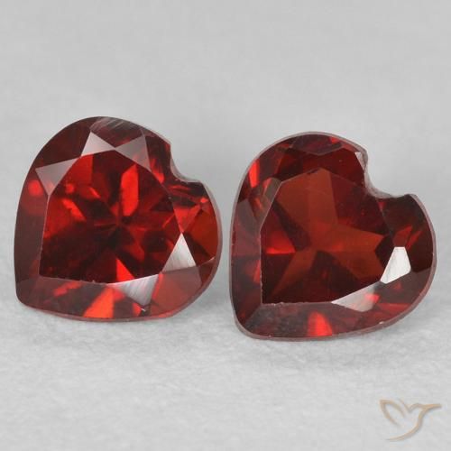 Shop natural 1.27ct Rouge moyen Grenat pyrope gems, Cœur, from Mozambique at GemSelect. In stock, global shipping!