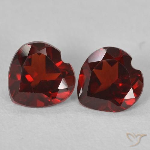 Shop natural 0.99ct Rouge foncé Grenat pyrope gems, Cœur, from Mozambique at GemSelect. In stock, global shipping!