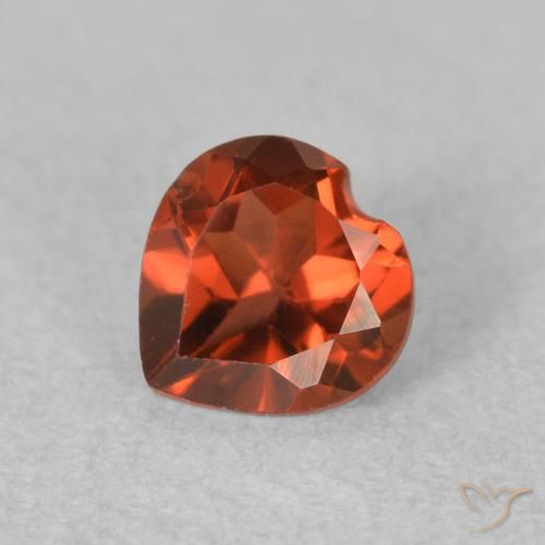 Grenat pyrope Rouge bonbon naturelle Cœur, 0.61 ct, VVS-VS