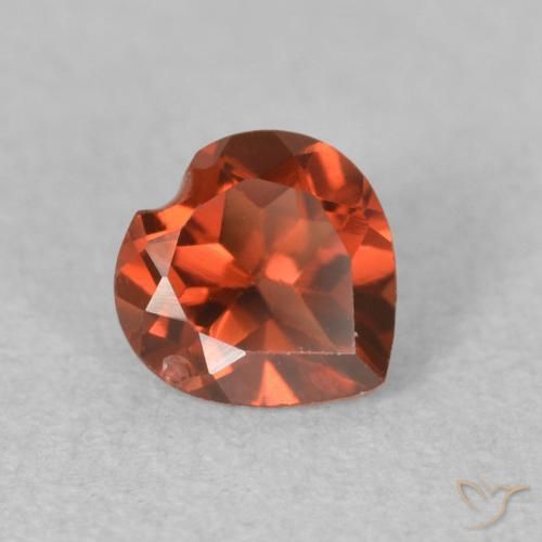 Grenat pyrope Rouge bonbon naturelle Cœur, 0.61 ct, VVS-VS