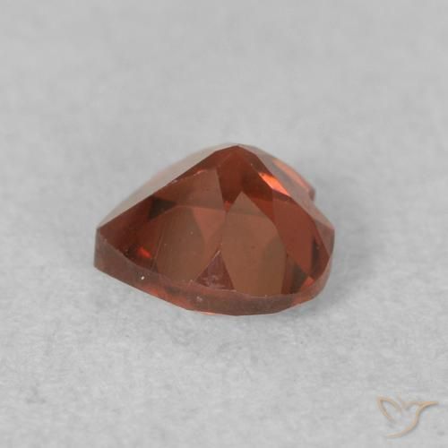 Grenat pyrope Rouge vif naturelle Cœur, 0.59 ct, VVS-VS