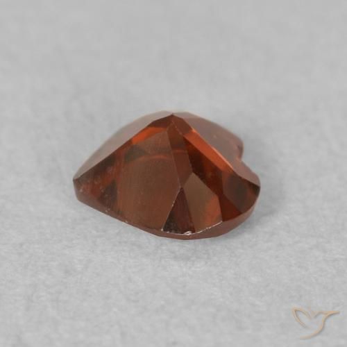 Grenat pyrope Rouge vif naturelle Cœur, 0.52 ct, VVS-VS