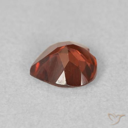 Grenat pyrope Rouge vif naturelle Cœur, 0.51 ct, VVS-VS