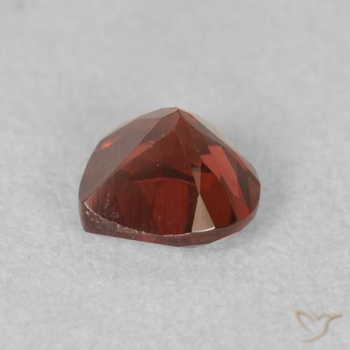 Grenat pyrope Rouge groseille naturelle Cœur, 0.64 ct, VVS-VS