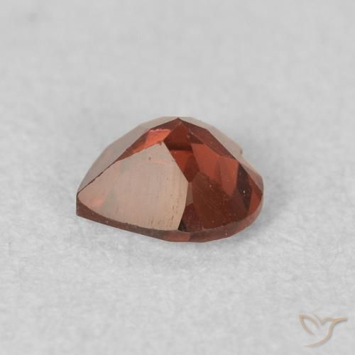 Grenat pyrope Rouge groseille naturelle Cœur, 0.56 ct, VVS-VS