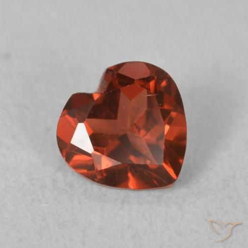 Grenat pyrope Rouge cramoisi profond naturelle Cœur, 0.60 ct, VVS-VS