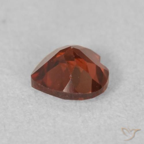 Grenat pyrope Rouge cramoisi profond naturelle Cœur, 0.60 ct, VVS-VS