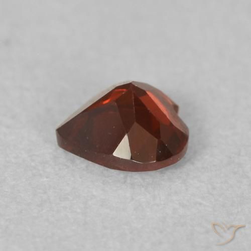 Grenat pyrope Rouge groseille naturelle Cœur, 0.53 ct, VVS-VS
