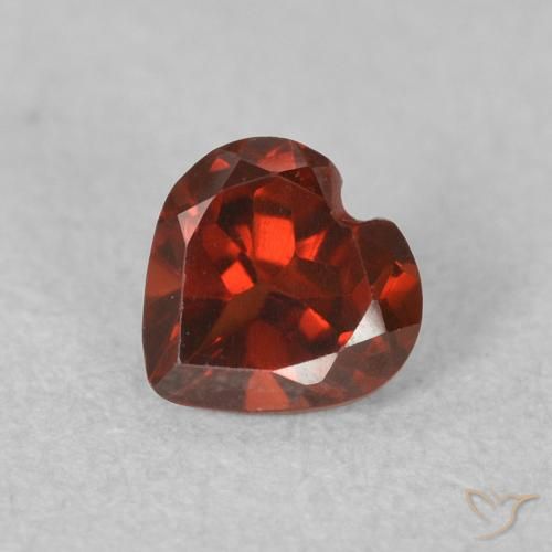 0.59ct Naturel Rouge Sangria Grenat pyrope, Cœur, VVS-VS