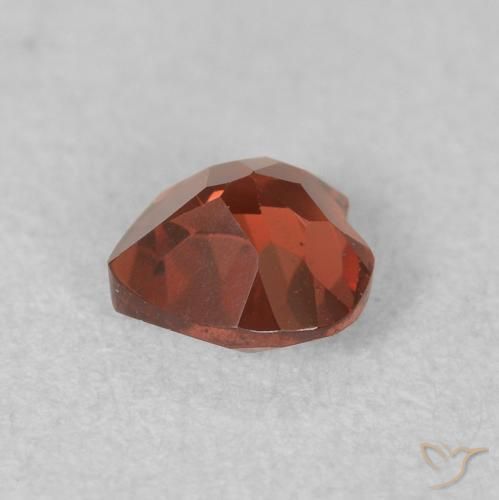 Grenat pyrope Rouge cramoisi profond naturelle Cœur, 0.64 ct, VVS-VS