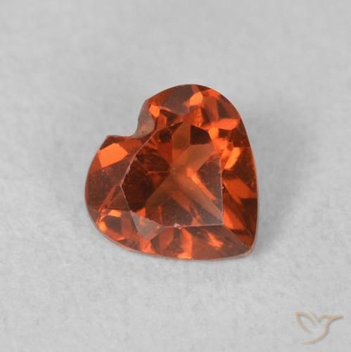 Grenat pyrope Rouge bonbon naturelle Cœur, 0.51 ct, VVS-VS