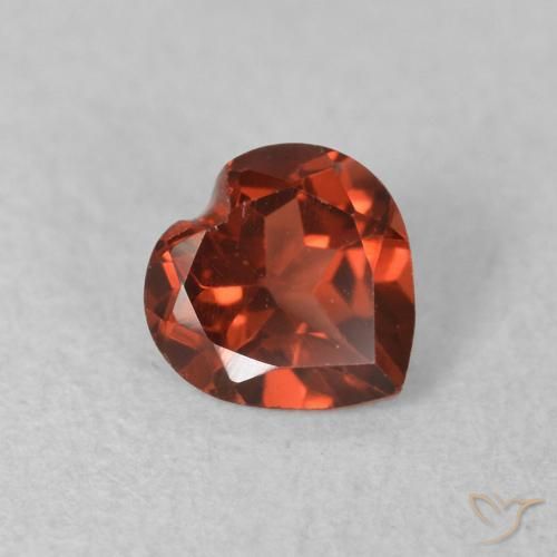 Grenat pyrope Rouge Sangria naturelle Cœur, 0.60 ct, VS