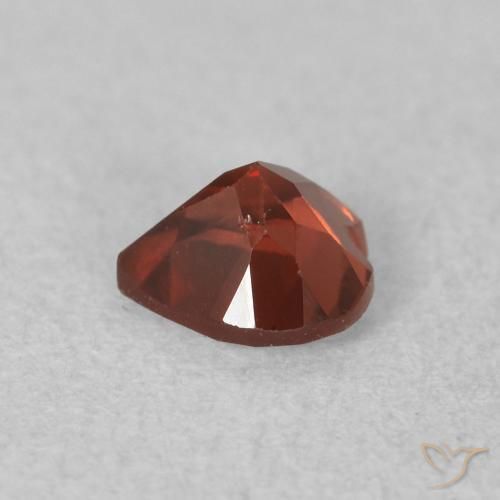 Grenat pyrope Rouge moyen naturelle Cœur, 0.64 ct, VS