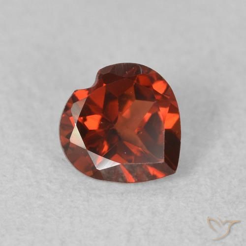 Grenat pyrope Rouge groseille naturelle Cœur, 0.64 ct, VS