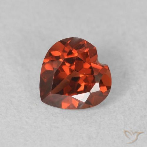 0.59ct Naturel Rouge moyen Grenat pyrope, Cœur, VS