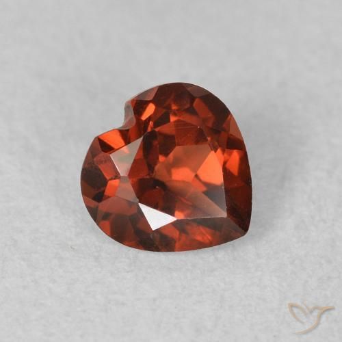 Grenat pyrope Rouge moyen naturelle Cœur, 0.59 ct, VS