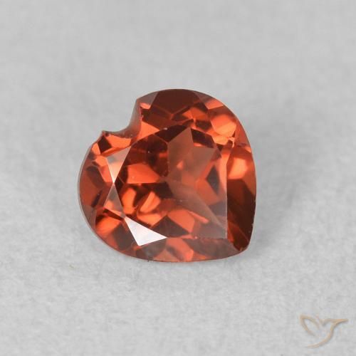 Grenat pyrope Rouge groseille naturelle Cœur, 0.65 ct, VS