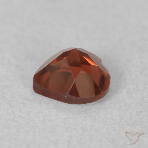 Grenat pyrope Rouge groseille naturelle Cœur, 0.65 ct, VS
