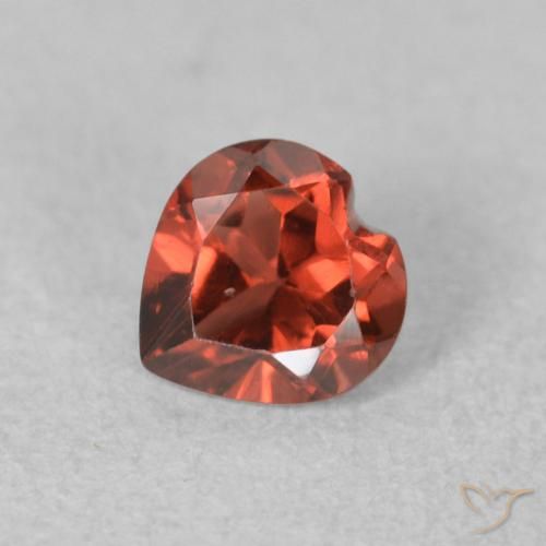 0.64ct Naturel Rouge moyen Grenat pyrope, Cœur, VS