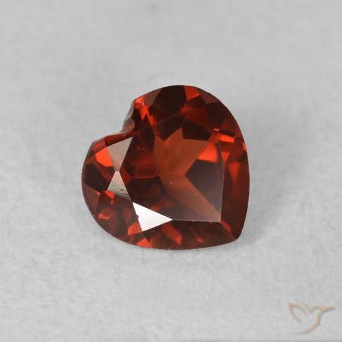 Grenat pyrope Rouge Sangria naturelle Cœur, 0.59 ct, VS