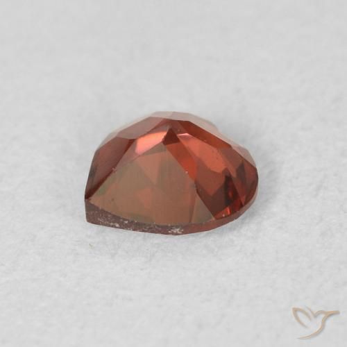 Grenat pyrope Rouge moyen naturelle Cœur, 0.55 ct, VS