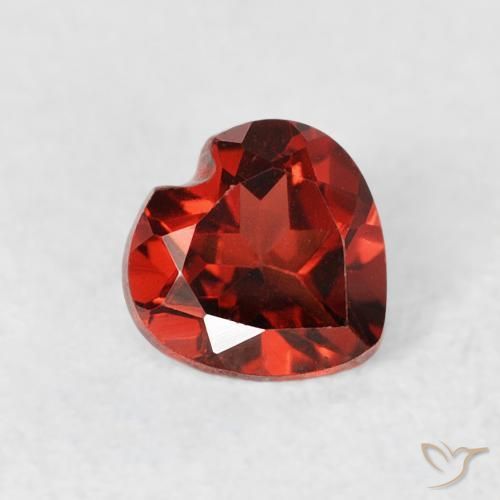 Grenat pyrope Rouge moyen naturelle Cœur, 0.54 ct, VS
