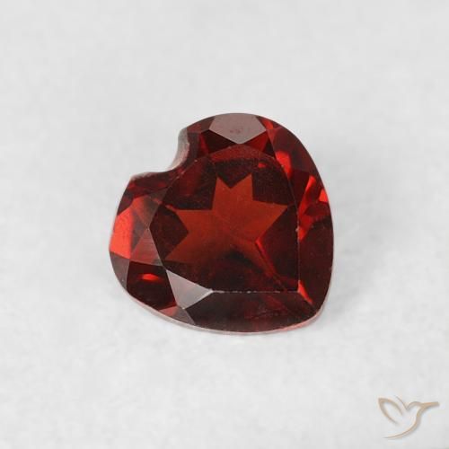 Grenat pyrope Rouge moyen naturelle Cœur, 0.47 ct, VS