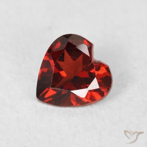 0.53ct Naturel Rouge vif Grenat pyrope, Cœur, VS