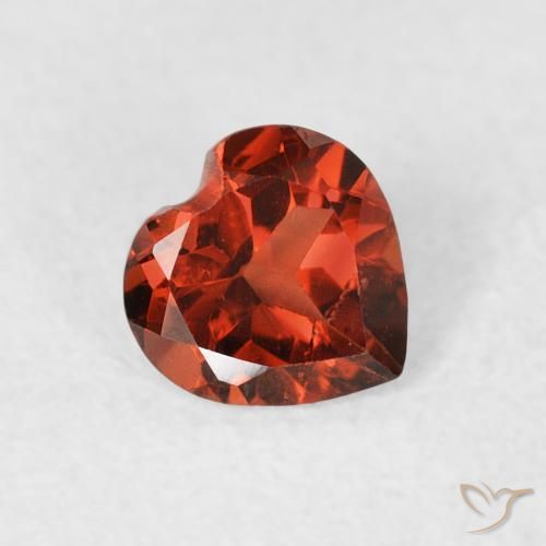 Grenat pyrope Rouge moyen naturelle Cœur, 0.54 ct, VS