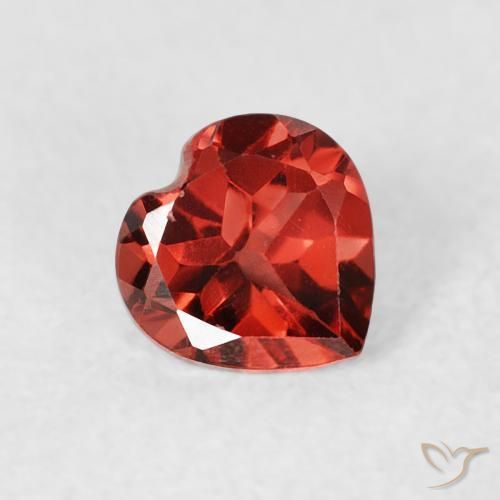 Grenat pyrope Rouge groseille naturelle Cœur, 0.67 ct, VS