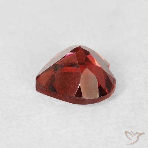 Grenat pyrope Rouge groseille naturelle Cœur, 0.67 ct, VS
