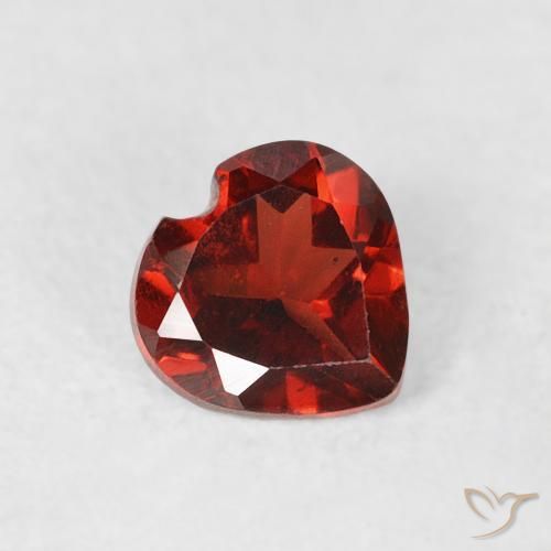 Grenat pyrope Rouge Sangria naturelle Cœur, 0.56 ct, VS