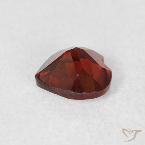 Grenat pyrope Rouge Sangria naturelle Cœur, 0.56 ct, VS