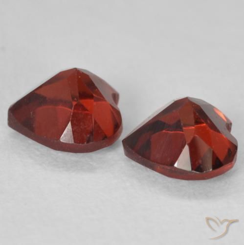 Shop natural 1.26ct Rouge intense Grenat pyrope gems, Cœur, from Mozambique at GemSelect. In stock, global shipping!