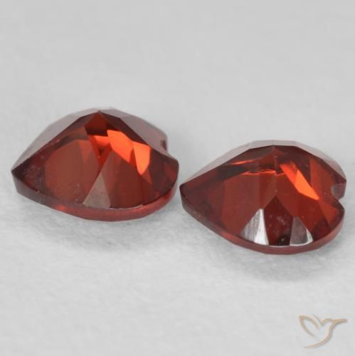 Shop natural 1.09ct Rouge intense Grenat pyrope gems, Cœur, from Mozambique at GemSelect. In stock, global shipping!