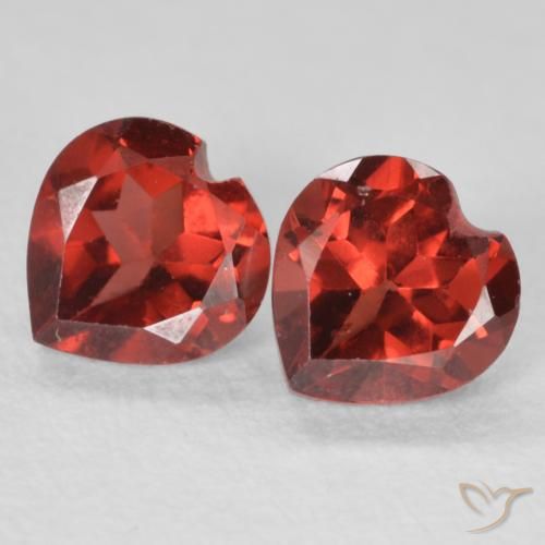 Shop natural 1.21ct Rouge groseille Grenat pyrope gems, Cœur, from Mozambique at GemSelect. In stock, global shipping!