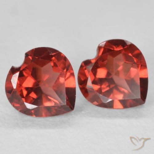 Shop natural 1.24ct Rouge intense Grenat pyrope gems, Cœur, from Mozambique at GemSelect. In stock, global shipping!