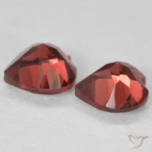 Shop natural 1.24ct Rouge intense Grenat pyrope gems, Cœur, from Mozambique at GemSelect. In stock, global shipping!