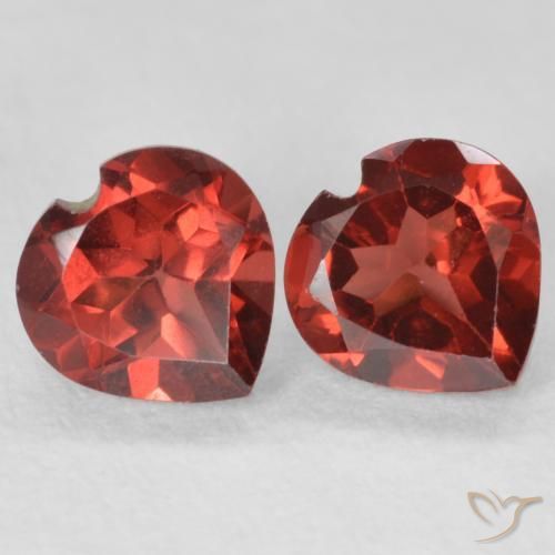 Shop natural 1.26ct Rouge foncé Grenat pyrope gems, Cœur, from Mozambique at GemSelect. In stock, global shipping!