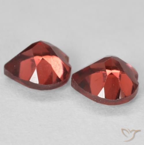 Shop natural 1.26ct Rouge foncé Grenat pyrope gems, Cœur, from Mozambique at GemSelect. In stock, global shipping!