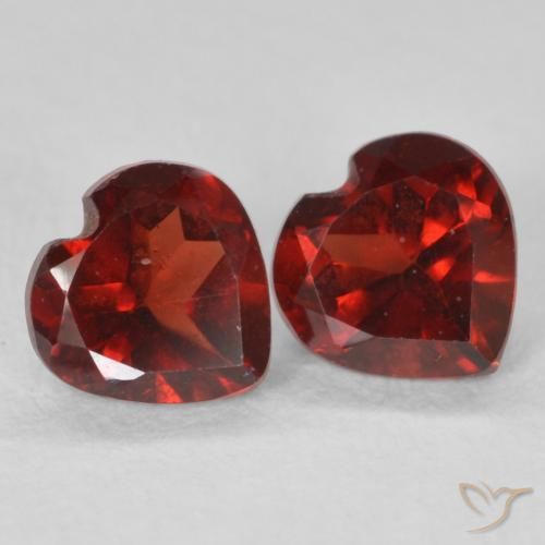 Shop natural 1.16ct Rouge moyen Grenat pyrope gems, Cœur, from Mozambique at GemSelect. In stock, global shipping!