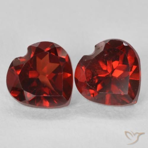 Shop natural 1.19ct Rouge moyen Grenat pyrope gems, Cœur, from Mozambique at GemSelect. In stock, global shipping!