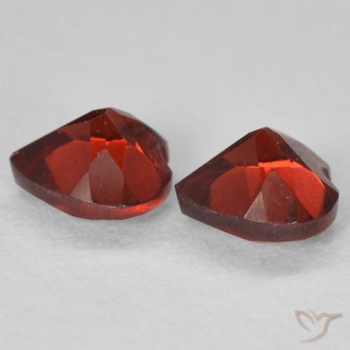 Shop natural 1.19ct Rouge moyen Grenat pyrope gems, Cœur, from Mozambique at GemSelect. In stock, global shipping!