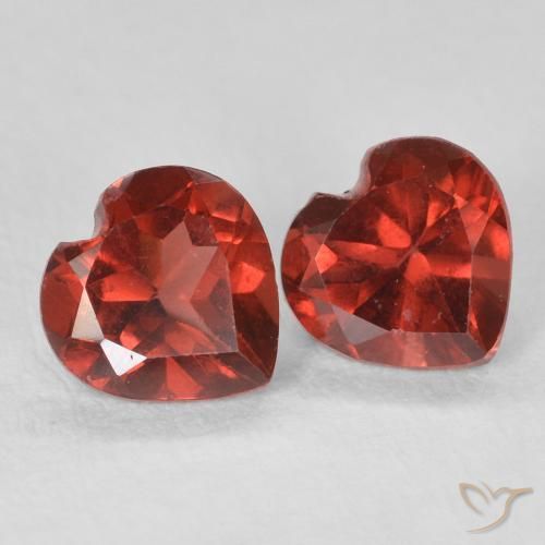 Shop natural 1.17ct Rouge groseille Grenat pyrope gems, Cœur, from Mozambique at GemSelect. In stock, global shipping!