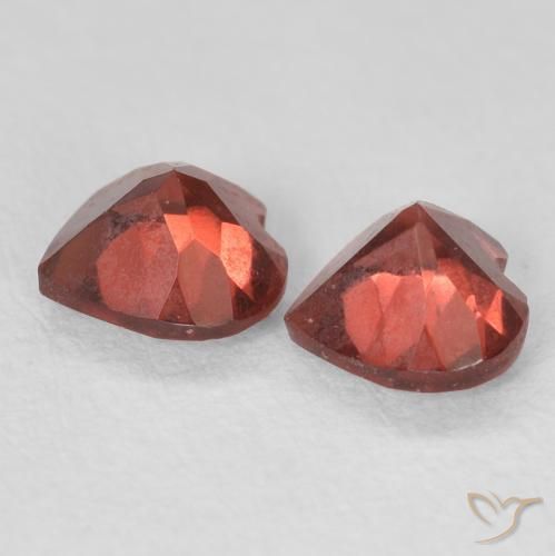 Shop natural 1.17ct Rouge groseille Grenat pyrope gems, Cœur, from Mozambique at GemSelect. In stock, global shipping!