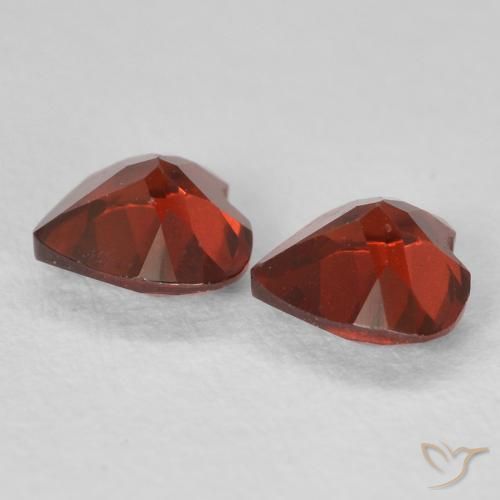 Shop natural 1.06ct Rouge Sangria Grenat pyrope gems, Cœur, from Mozambique at GemSelect. In stock, global shipping!