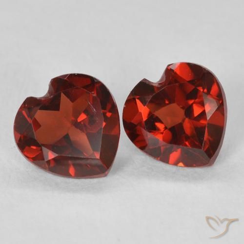 Shop natural 1.07ct Rouge groseille Grenat pyrope gems, Cœur, from Mozambique at GemSelect. In stock, global shipping!