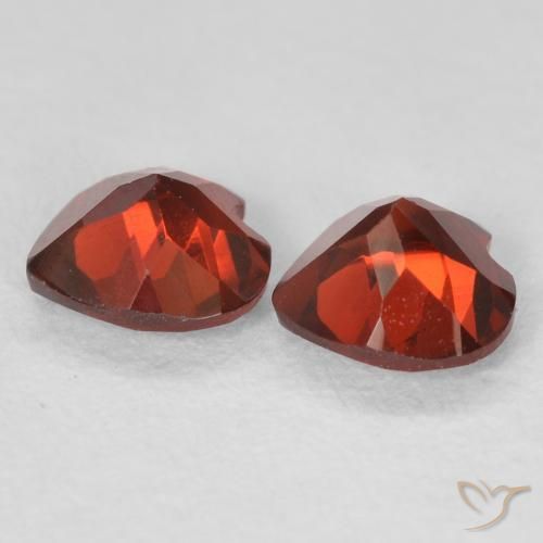 Shop natural 1.07ct Rouge groseille Grenat pyrope gems, Cœur, from Mozambique at GemSelect. In stock, global shipping!
