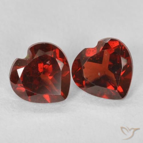 Shop natural 1.07ct Rouge moyen Grenat pyrope gems, Cœur, from Mozambique at GemSelect. In stock, global shipping!
