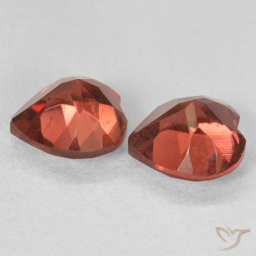 Shop natural 1.22ct Rouge groseille Grenat pyrope gems, Cœur, from Mozambique at GemSelect. In stock, global shipping!
